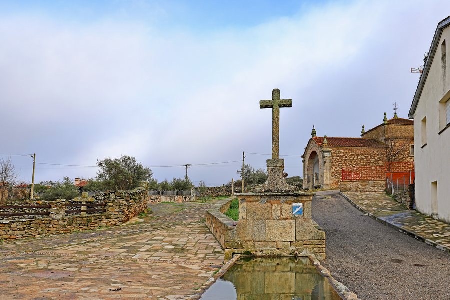 File:Crucero en Bermellar.jpg