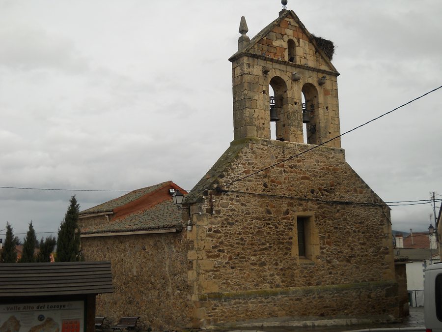 File:Gargantilla del Lozoya iglesia.JPG