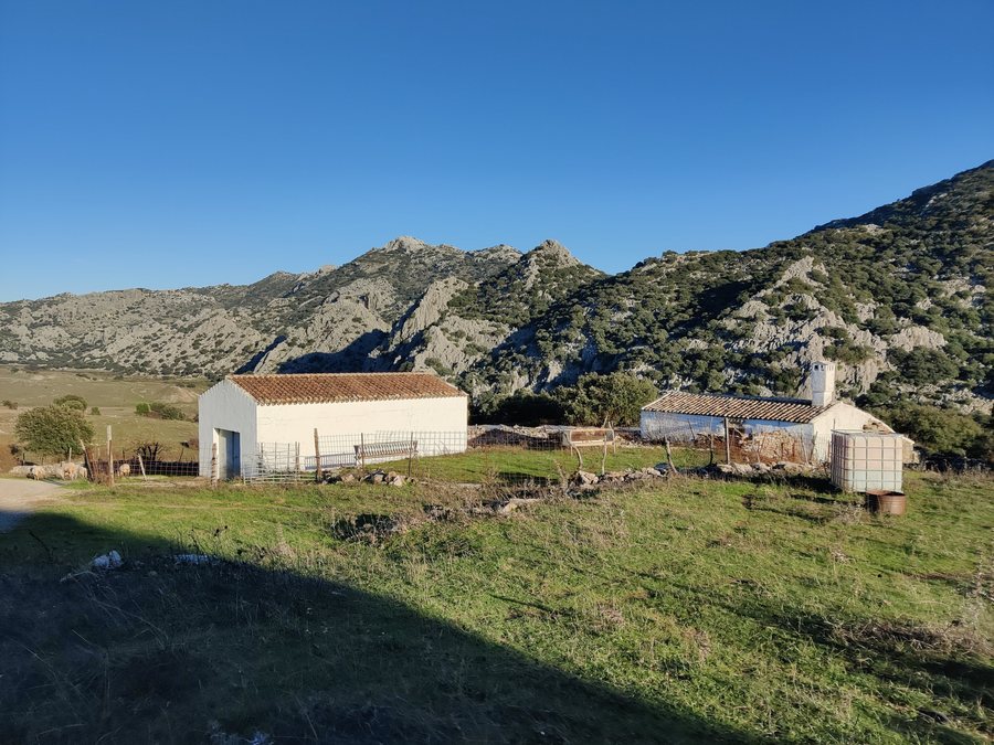 File:Casa en los Llanos del Republicanos de Villaluenga del Rosario.jpg