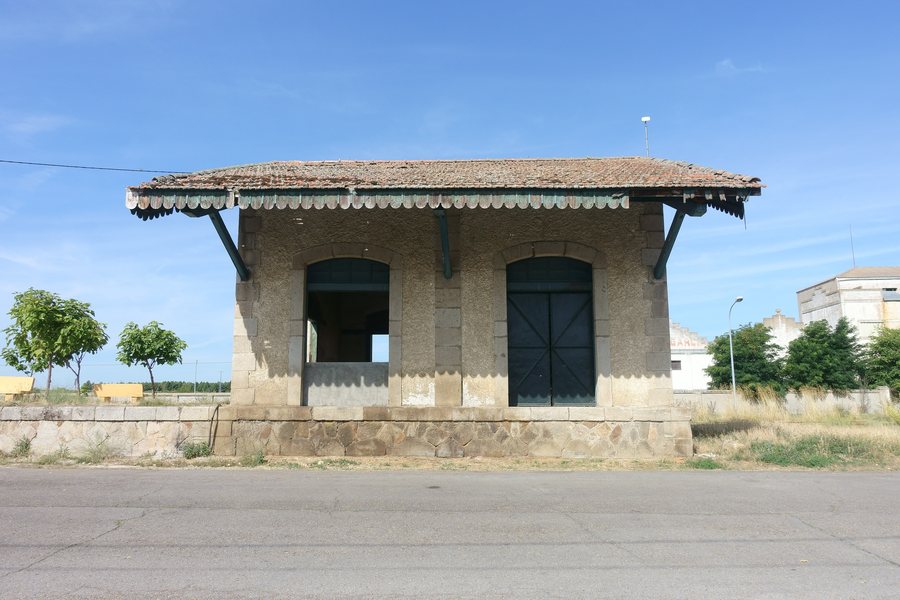 File:Estación de Valderrey 02.jpg