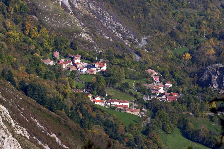 File:Gúa (Somiedo, Asturias).jpg