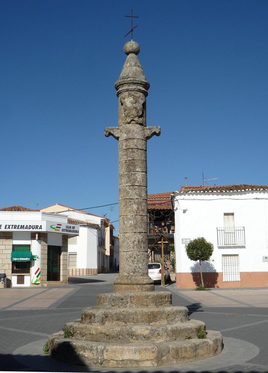 File:Torrecillas de la Tiesa rollo.JPG