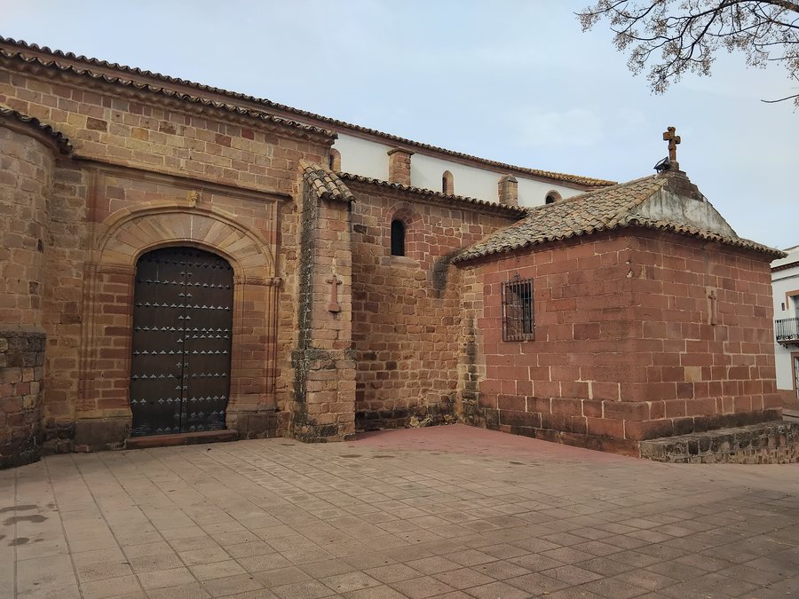 File:Iglesia de San Andrés, Adamuz. 2.jpg