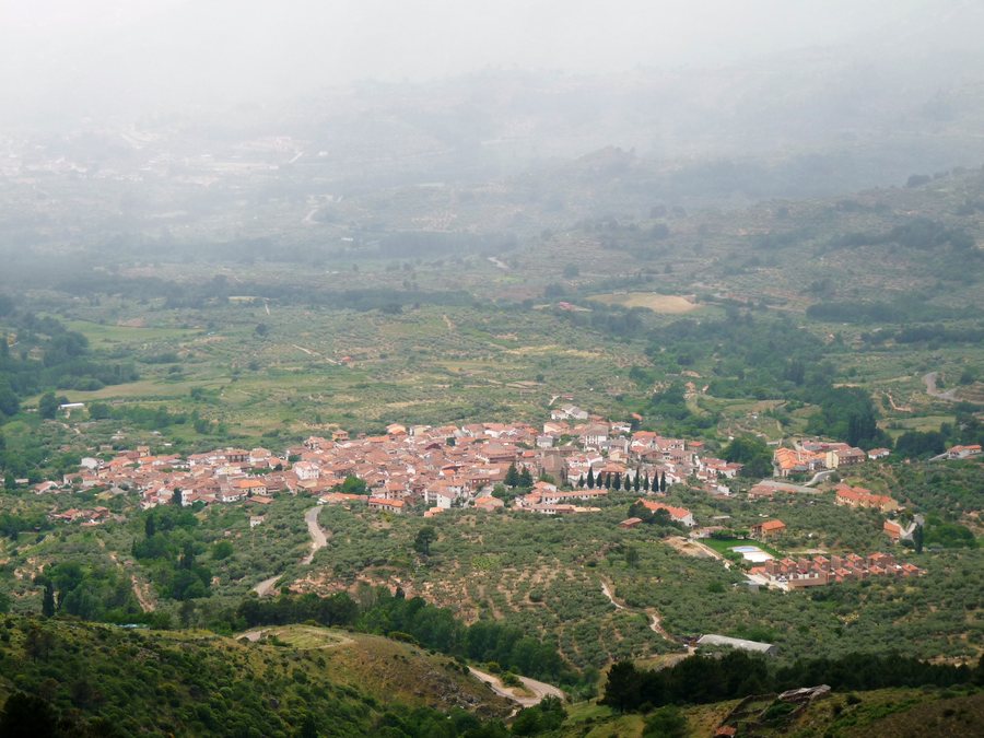 File:Vista de San Esteban del Valle.JPG