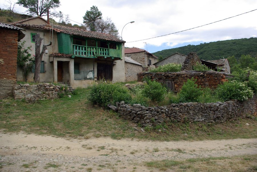 File:La Omañuela 02 by-dpc.jpg