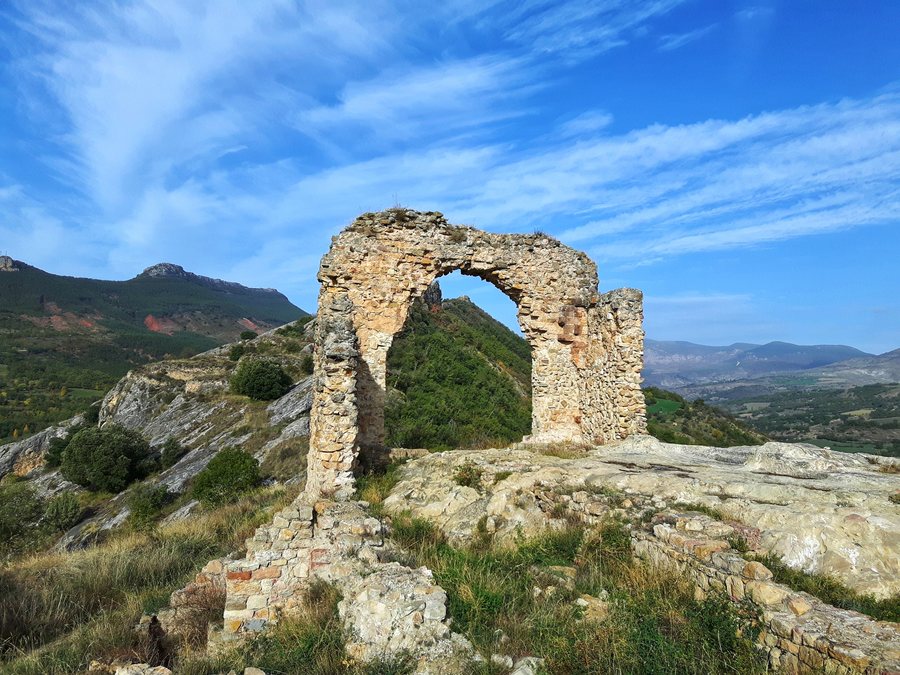 File:Arén - Castillo del Gobernador-Huesca -01.jpg