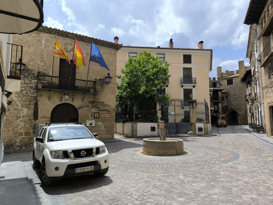 File:Town Hall of Rubielos de Mora.jpg