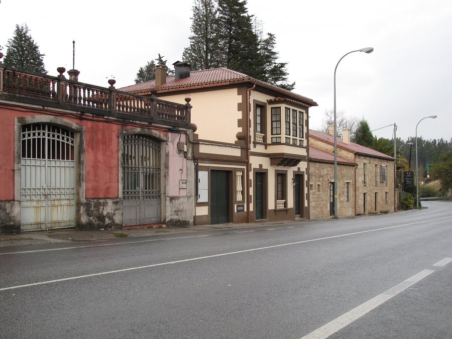 File:Roxos, Villestro, Santiago de Compostela, Galiza 02.jpg
