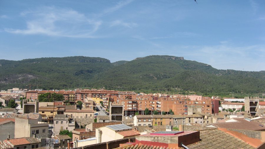 File:Montblanc, Spain, Town View - panoramio.jpg