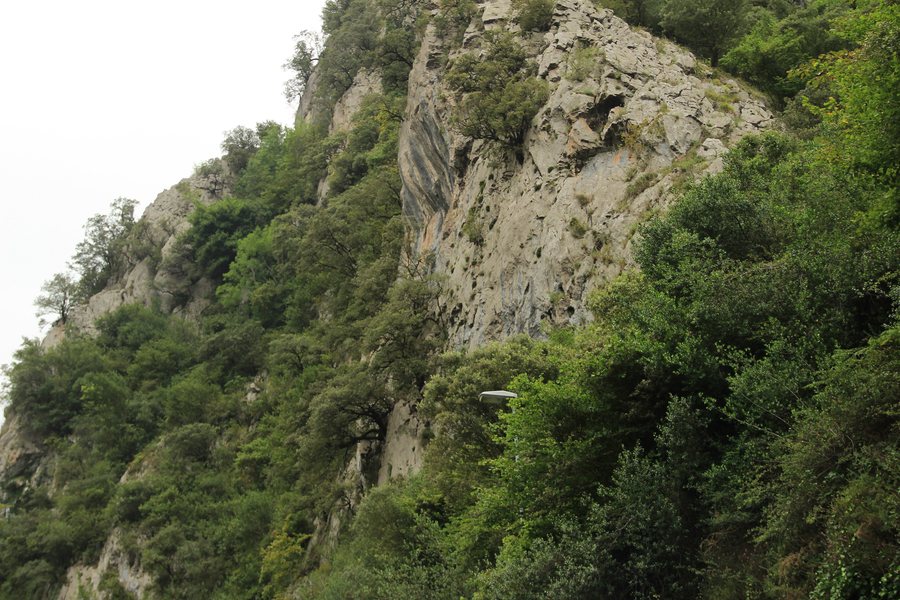 File:Abrigo de Santo Adriano (2).jpg