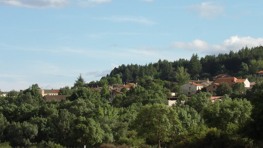 File:Piñuécar, en el municipio de Piñuécar-Gandullas (Madrid, España).jpg
