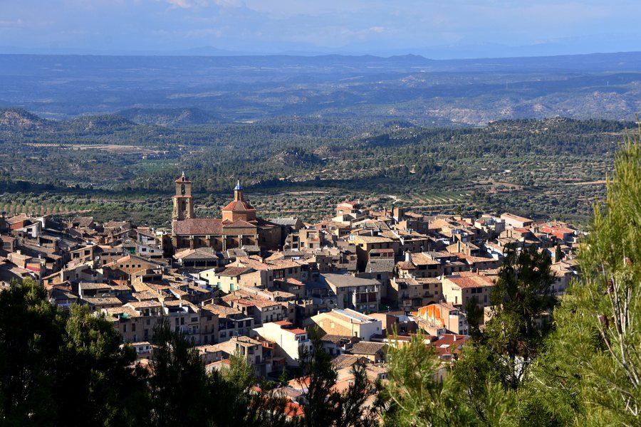 File:Valdealgorfa, Teruel, Bajo Aragón.jpg