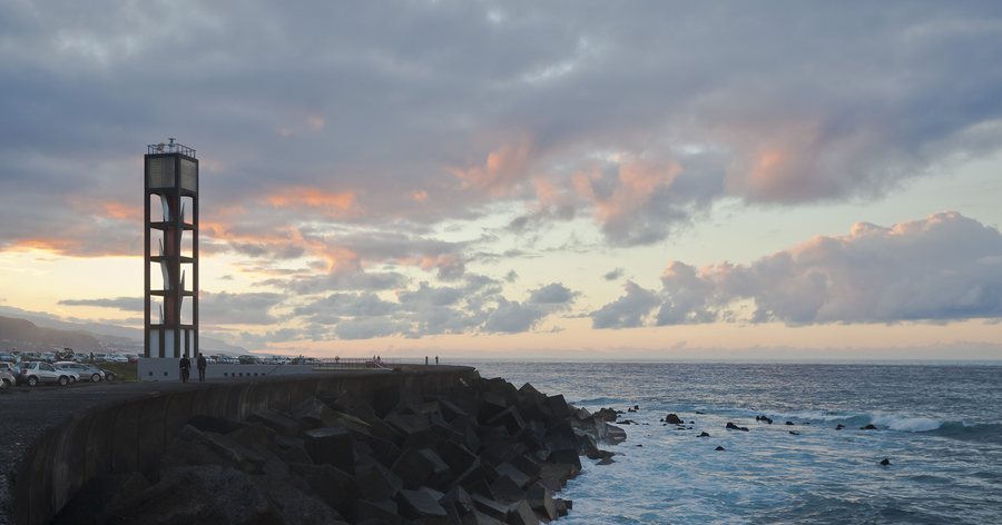 File:Faro, Puerto de la Cruz, Tenerife, España, 2012-12-13, DD 01.jpg