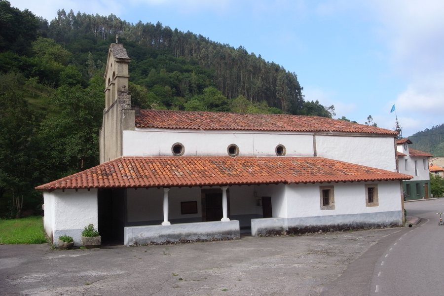 File:Iglesia de Pivierda - panoramio.jpg