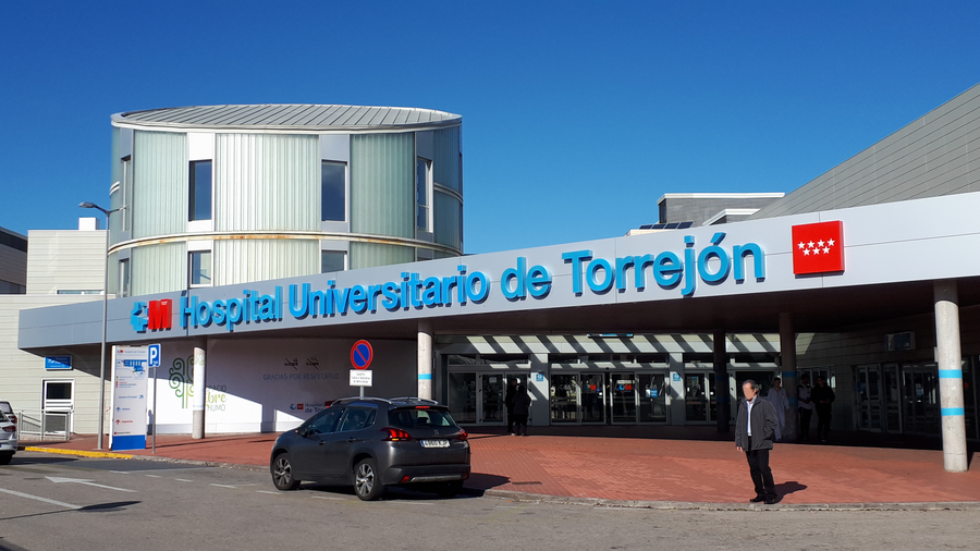 File:Torrejón de Ardoz (RPS 06-12-2019) Hospital de Torrejón, entrada principal.png