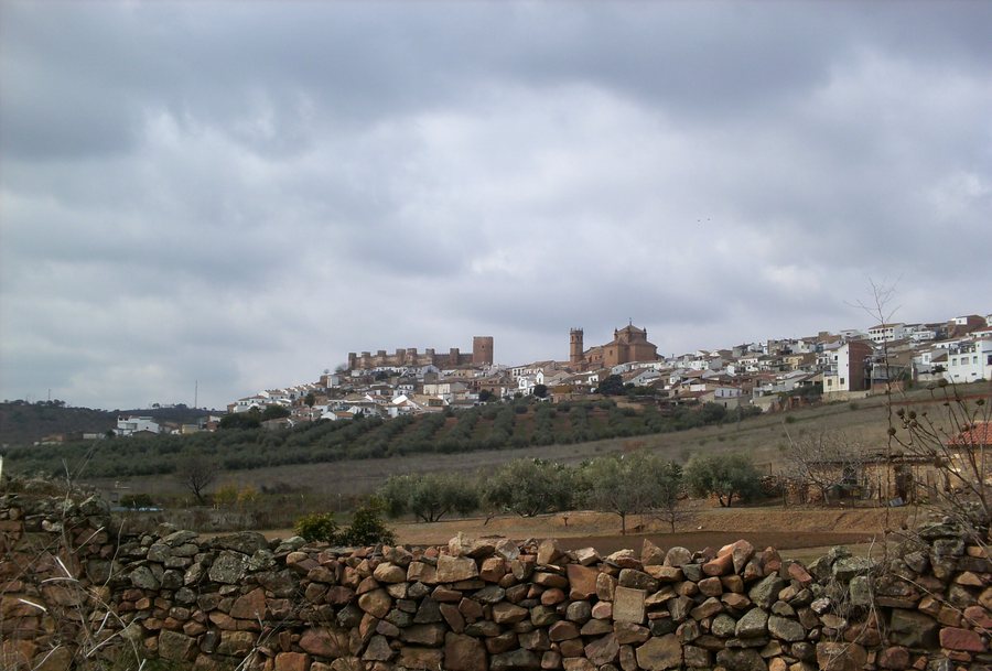 File:Vista de Baños de la Encina.jpg