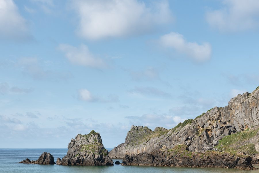 File:Rock formation - Ibarrangelu, Spain - July 19, 2024.jpg