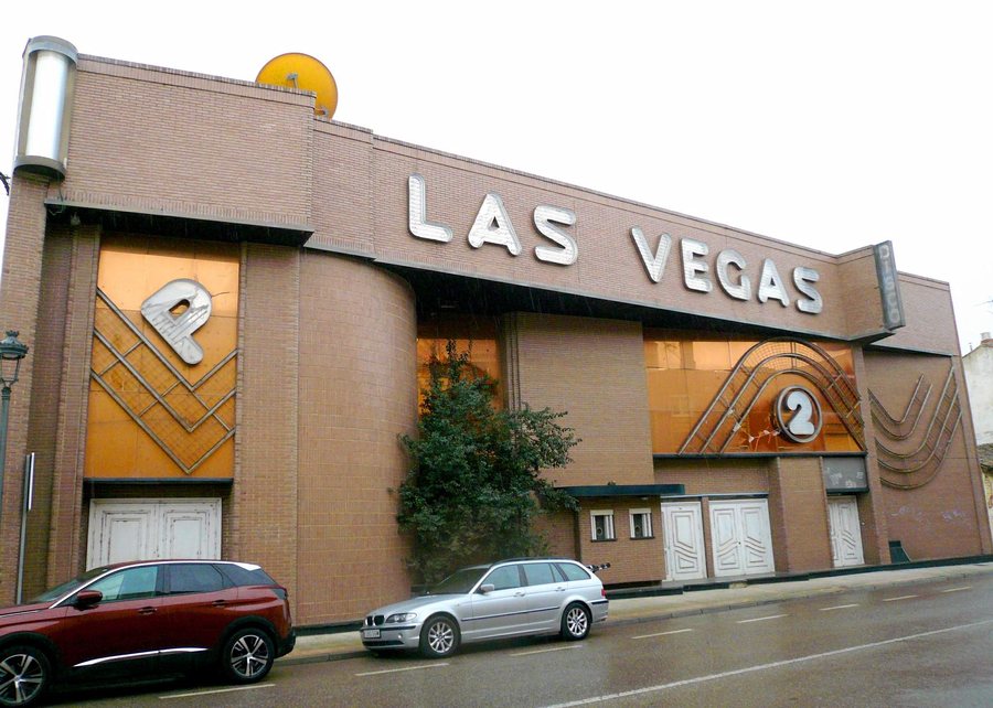 File:Melgar de Fernamental - Discoteca Las Vegas.jpg