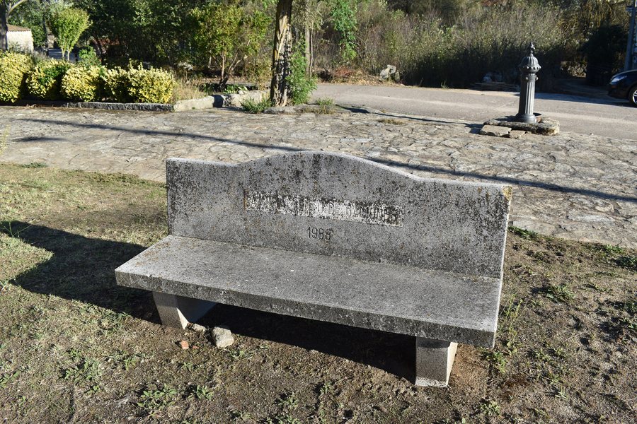 File:Gamones - banco.jpg