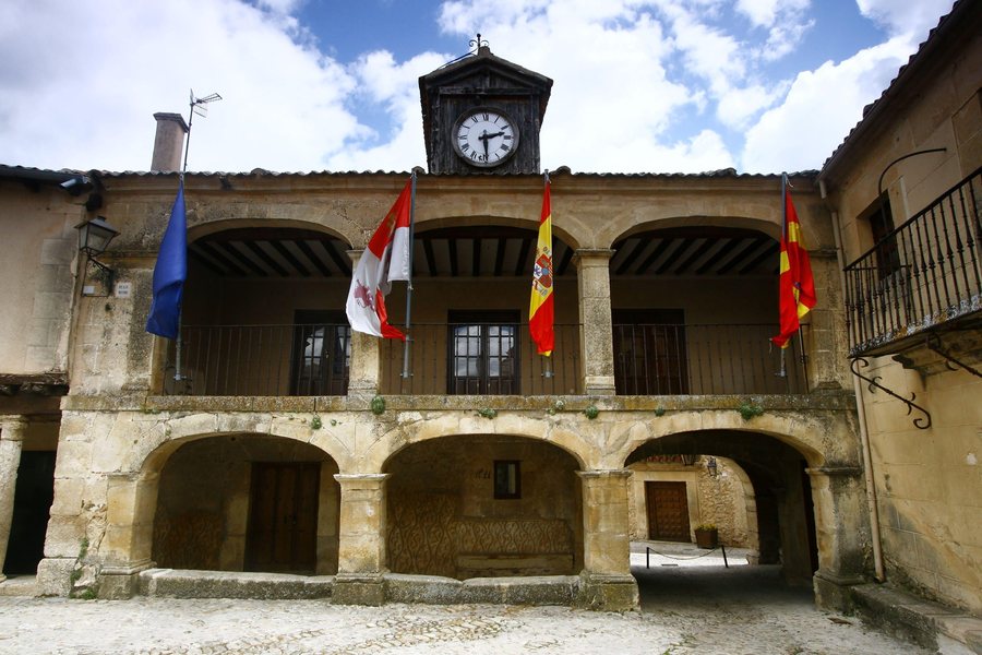 File:40172 Pedraza, Segovia, Spain - panoramio - Michal Gorski (1).jpg