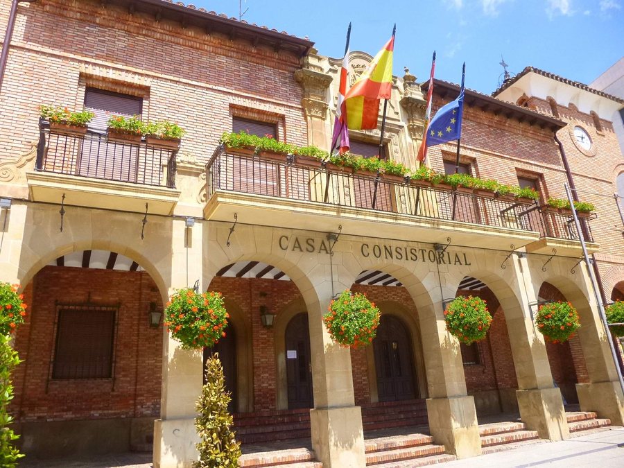 File:Calahorra - Ayuntamiento 5.jpg
