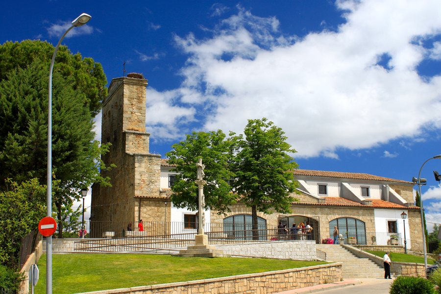 File:Pelayos de la Presa (Madrid) - panoramio.jpg