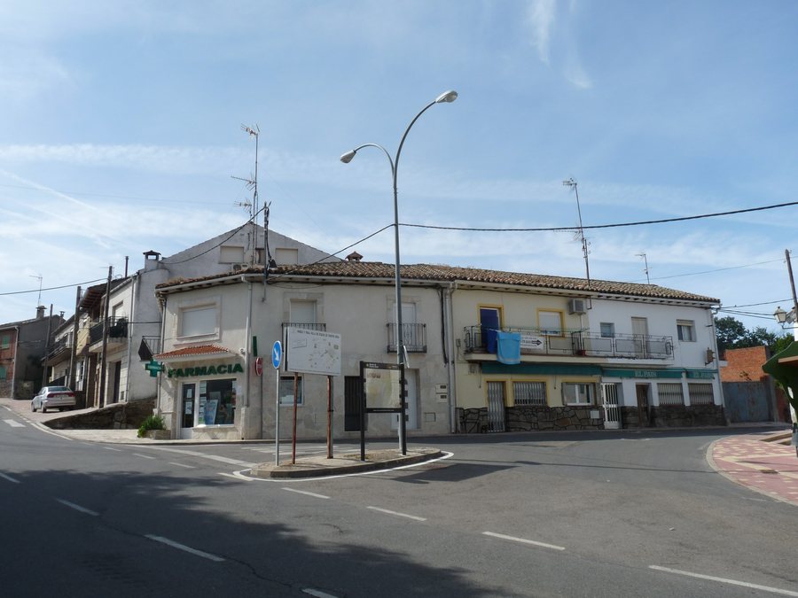 File:Calle de Rozas de Puerto Real.JPG
