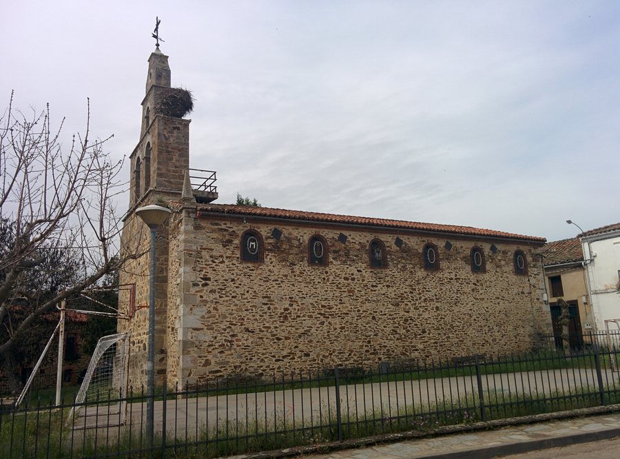 File:Iglesia de la Inmaculada Concepción, Santa María de Ordás 01.jpg