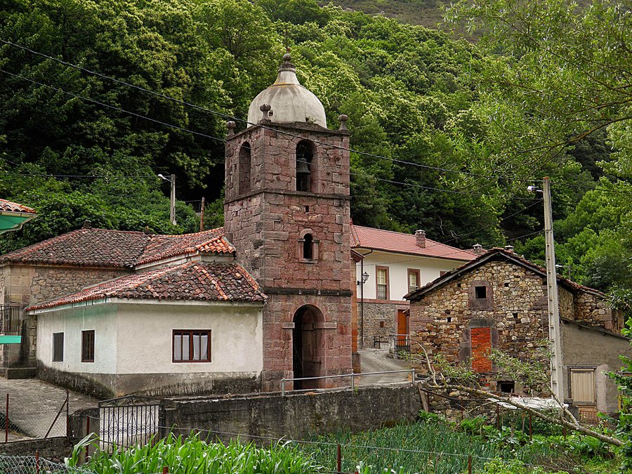 File:La Riera (Somiedo, Asturias).jpg