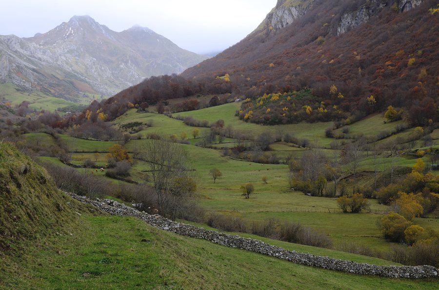 File:Somiedo, Asturias, Spain - panoramio.jpg