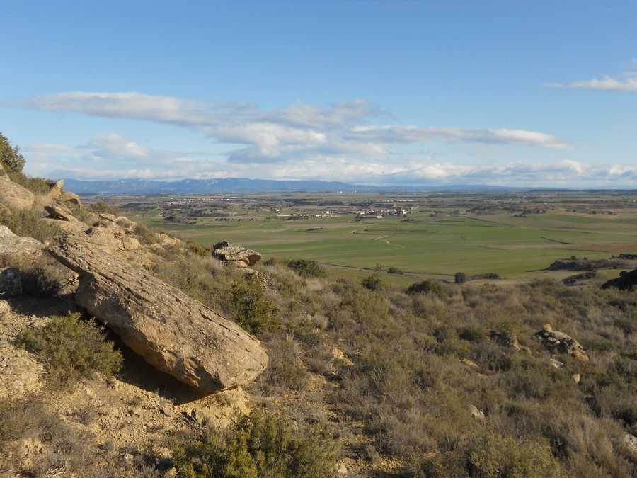 File:Novales desde Piracés - panoramio.jpg