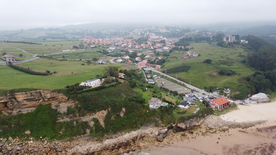 File:Cobreces, Alfoz de Lloredo.jpg