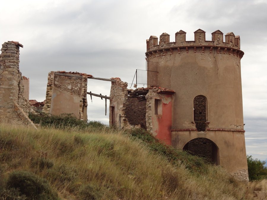 File:Mont-ral, Tarragona, Spain - panoramio.jpg