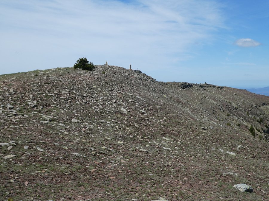 File:Neila, Cumbre de La Campiña.jpg