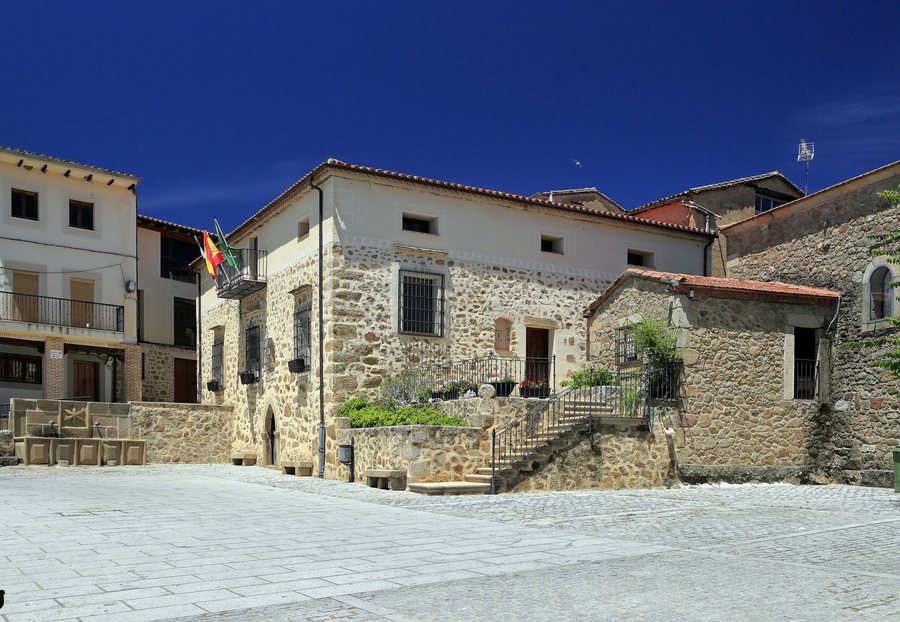 File:J29 014 Torremenga, ayuntamiento.jpg