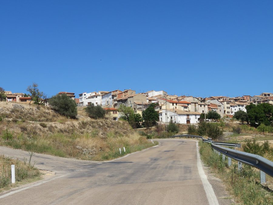 File:Municipio de La Ginebrosa, provincia de Teruel.jpg