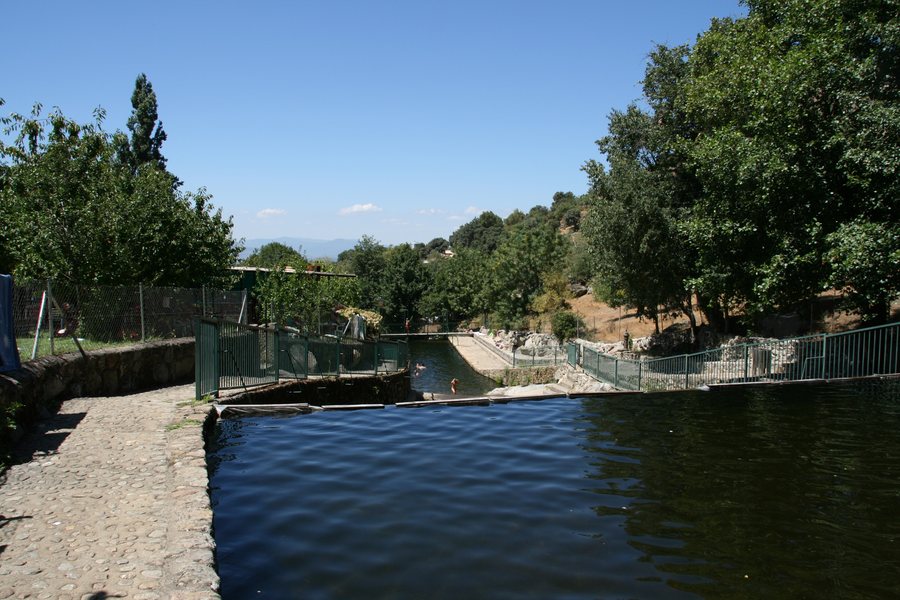 File:Piscinas naturales (10 de agosto de 2014, Segura de Toro) 02.JPG