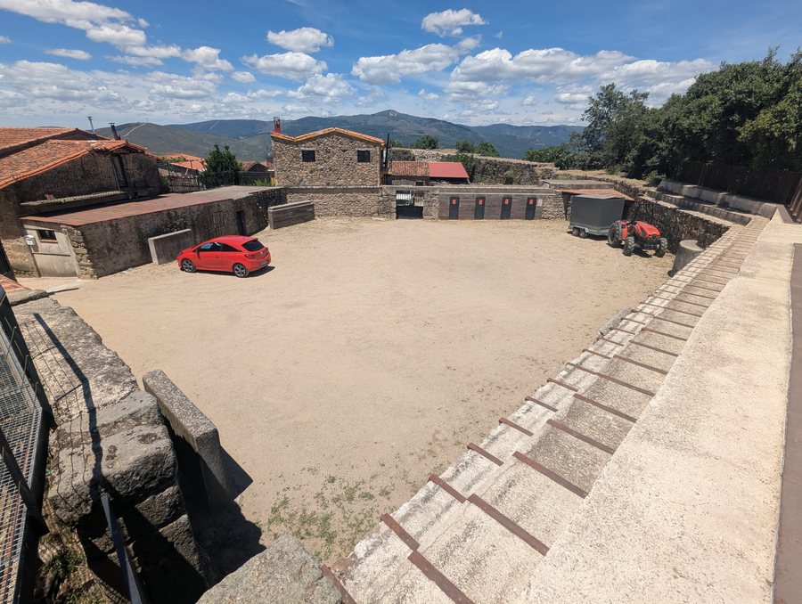 File:Plaza de toros Santibáñez el Alto.jpg