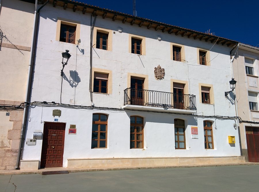 File:Ayuntamiento de Busto de Bureba.jpg