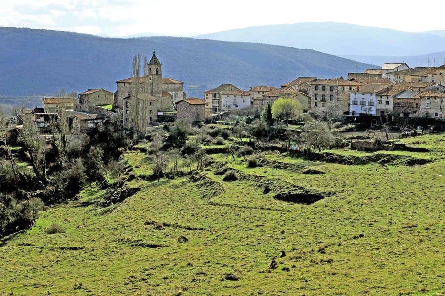File:Almarza de Cameros 1.jpg