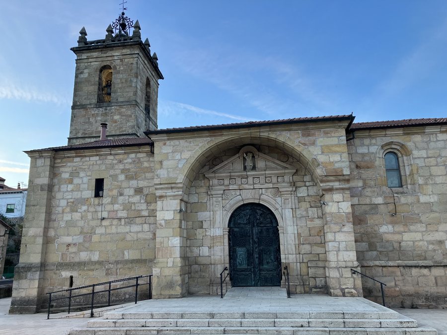 File:Iglesia de San Cristóbal - Quintanar de la Sierra.jpg
