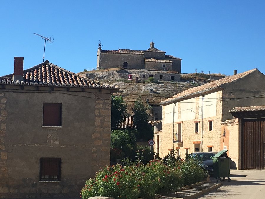 File:Ermita de Santa María del Castillo de Trigueros del Valle (5), Valladolid (España).jpg