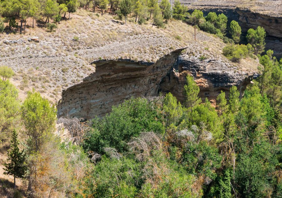 File:Gorges du Rio Cacin, Embalse de los Bermejales, Andalusia, Spain.jpg