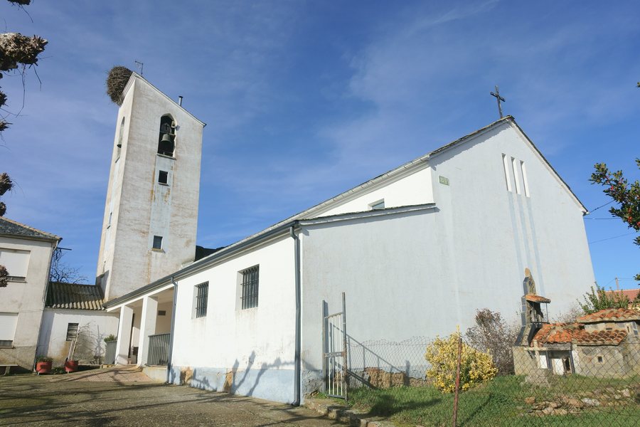 File:Iglesia de San Martín, Magaz de Cepeda.jpg