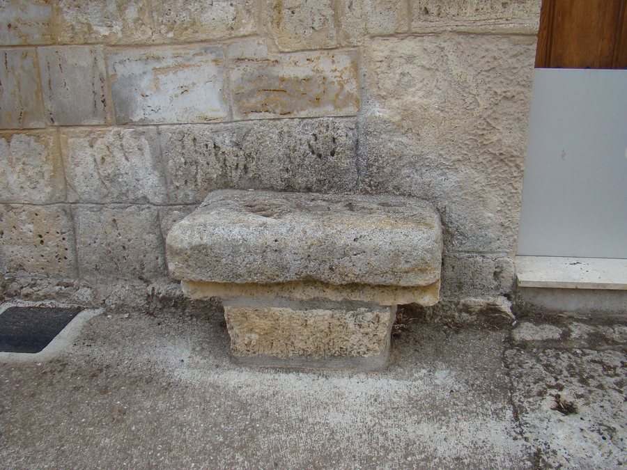 File:13 Castromonte poyo Lou.jpg
