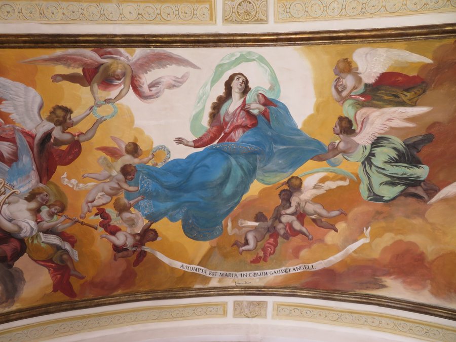 File:Pinturas murales del Santuario de la Virgen de la Vega, obra de Ignacio Zaera.jpg