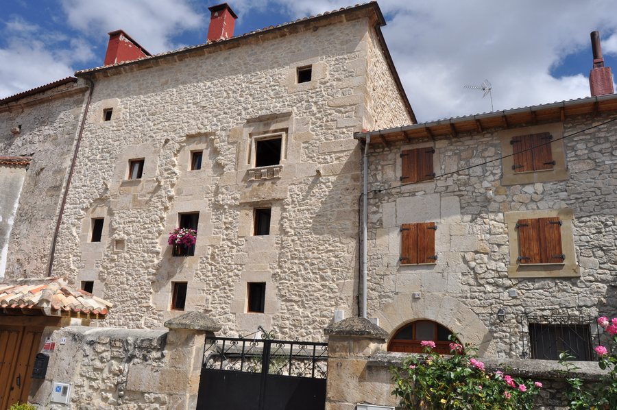 File:Bisjueces (Villarcayo de Merindad de Castilla la Vieja) - 002 (30706678175).jpg