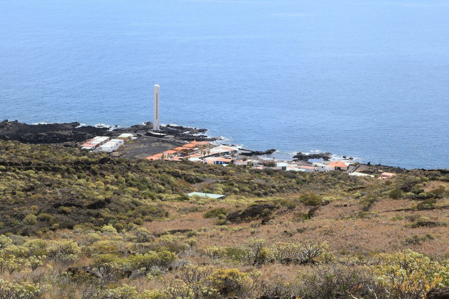 File:La Palma - Villa de Mazo - La Salemera + Faro de Arenas Blancas (Lugar Malpaíses Abajo) 01 ies.jpg