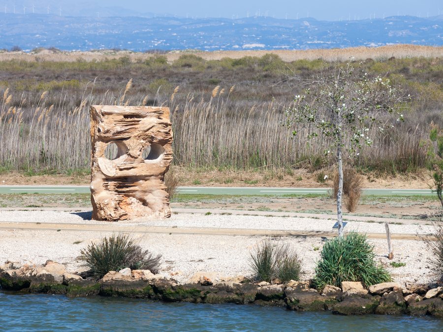 File:Escultura en Deltebre. Delta do Ebro. Cataluña DE-13.jpg