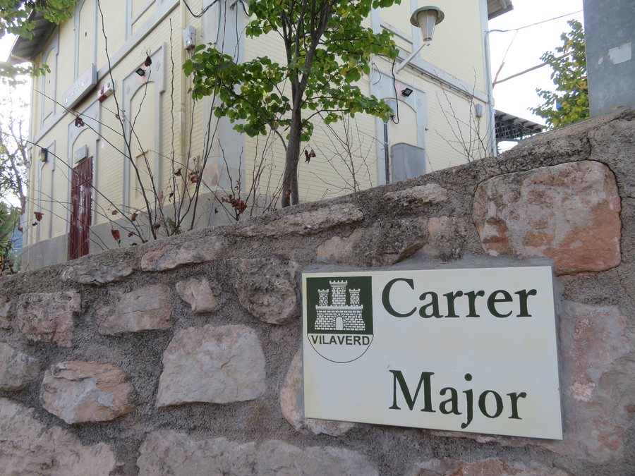 File:Calle Mayor, municipio de Vilaverd (provincia de Tarragona).jpg